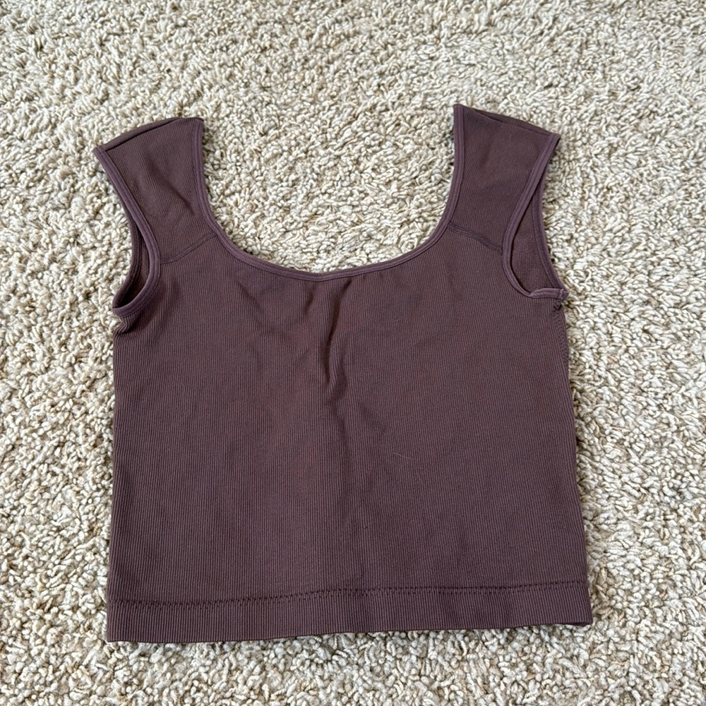 brown garage scoop tank